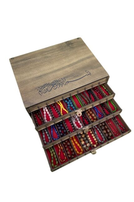 Kişiye Özel İsimli Tesbih ve Saat Koleksiyon Kutusu – 40 Tesbih | Ahşap & Pleksi Tasarım